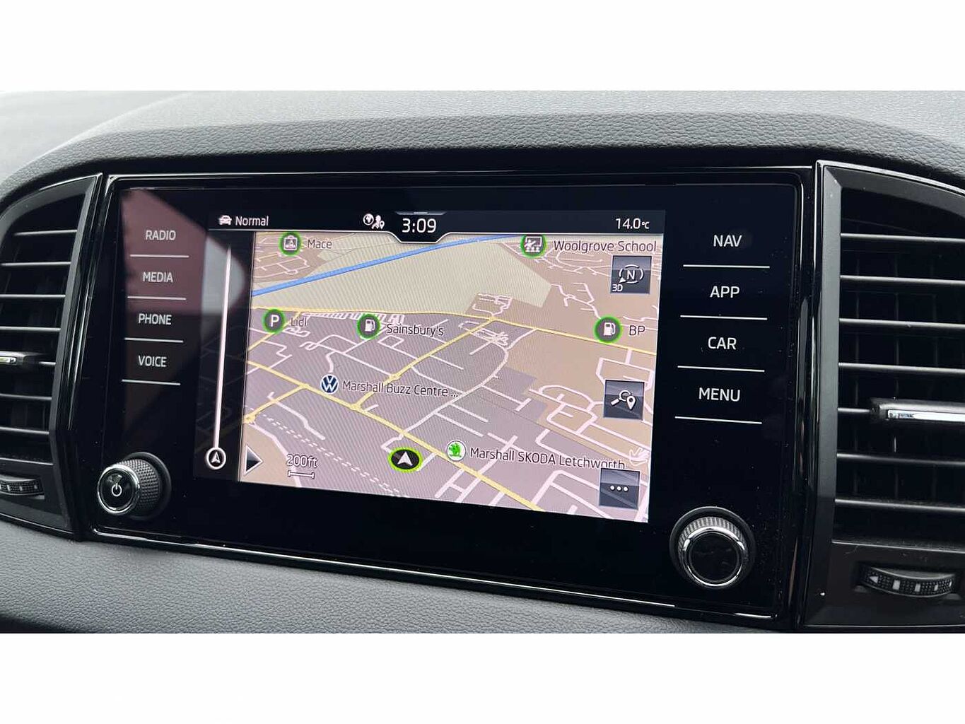 SKODA Karoq SUV 1.5 TSI (150ps) SportLine DSG