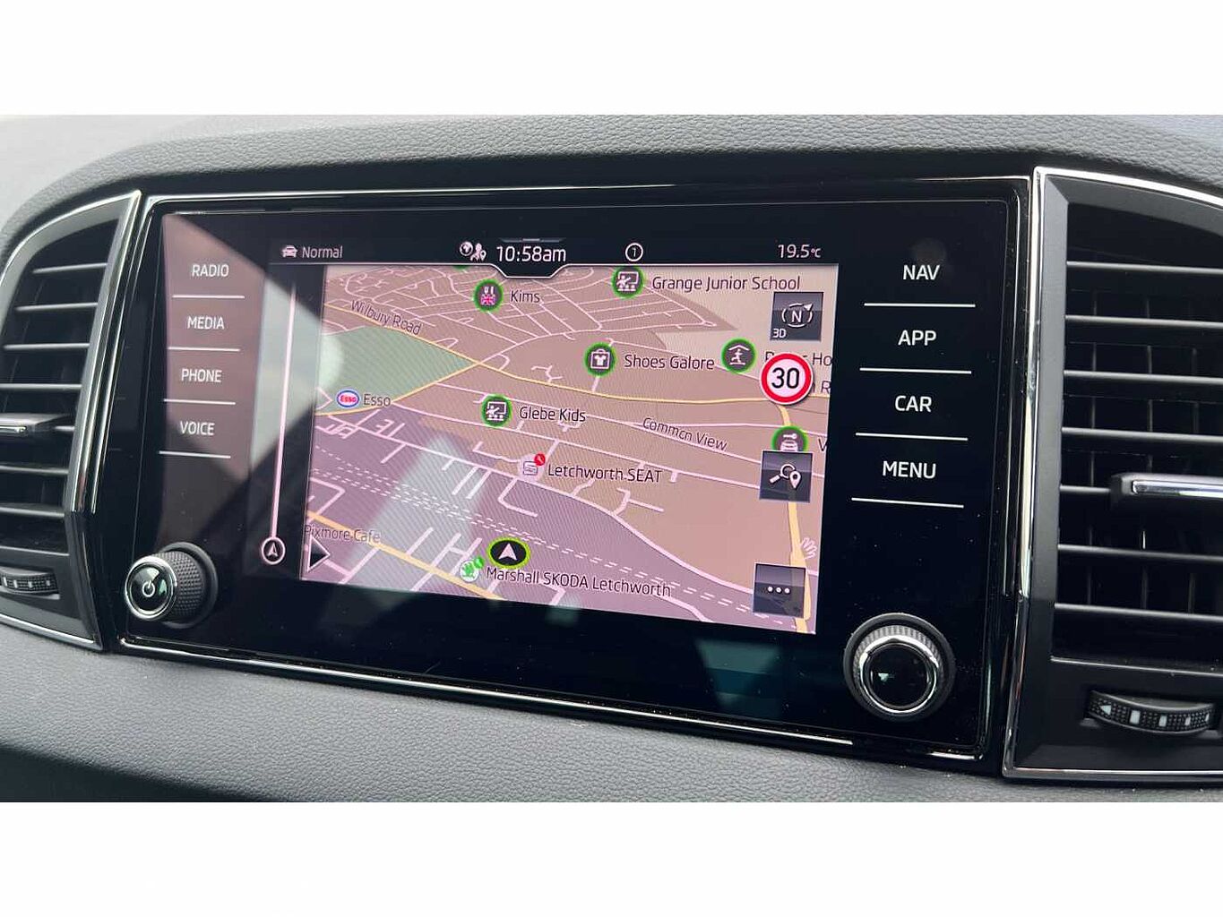 SKODA KAROQ 1.5 TSI SE L 5dr