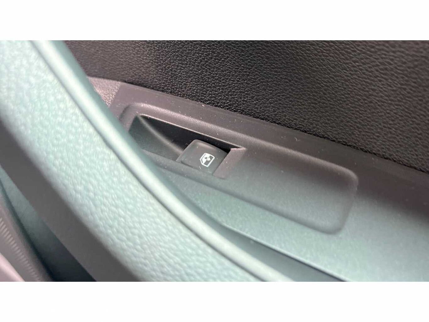 SKODA KAROQ 1.5 TSI SE L 5dr