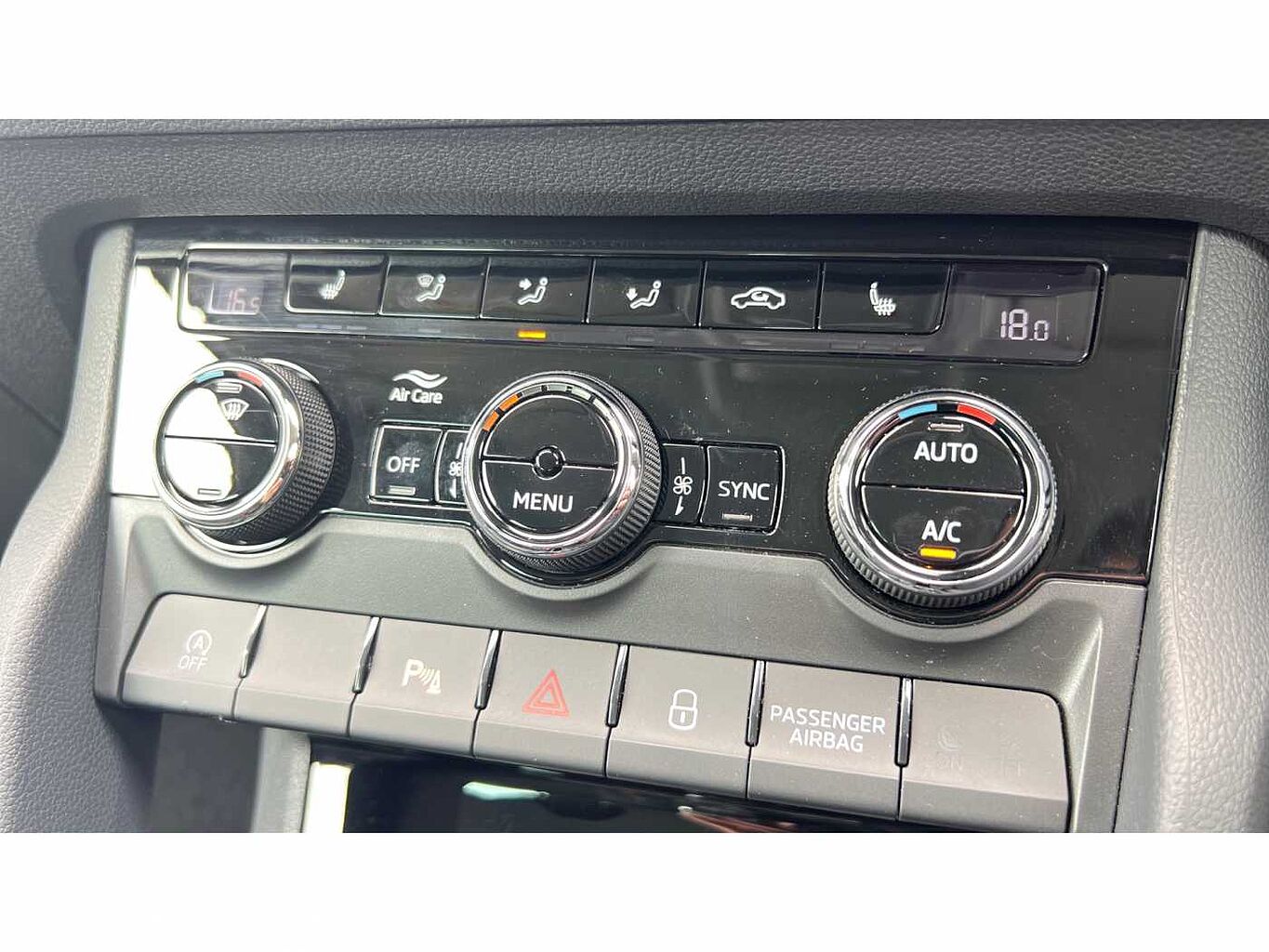 SKODA KAROQ 1.5 TSI SE L 5dr